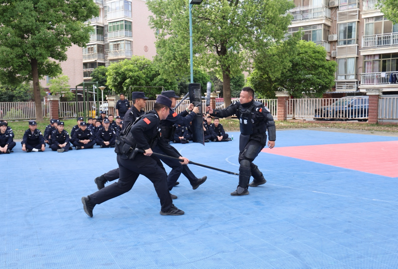 咸寧市公安機(jī)關(guān)最小作戰(zhàn)單元專(zhuān)項(xiàng)培訓(xùn)嘉魚(yú)專(zhuān)場(chǎng)活動(dòng)舉行